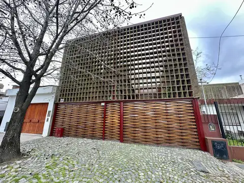 Casa en Venta de diseño contemporáneo, jardín y arquitectura singular. Piscina. Centro Campana
