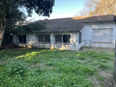 calle 454 entre 20 y 21 1600, Piso 0
