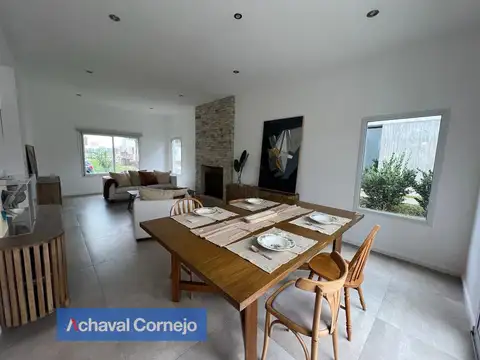 Casa 6 ambientes con 3 baños