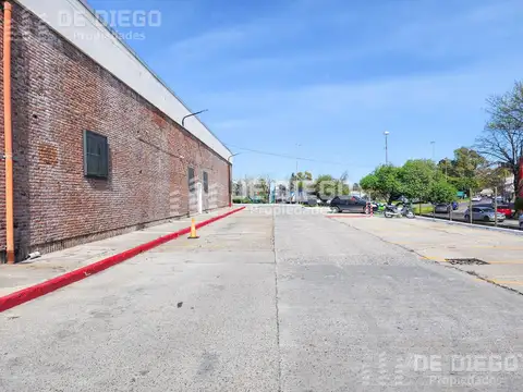 Galpon en Alquiler en Olivos, USD 6.890