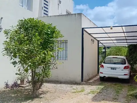 CASA MODERNA 2 pisos  FRANCISCO ALVAREZ