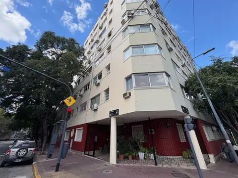 3 AMBIENTES FRENTE EN ESQUINA