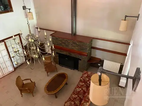 Casa en Venta con 4 cocheras