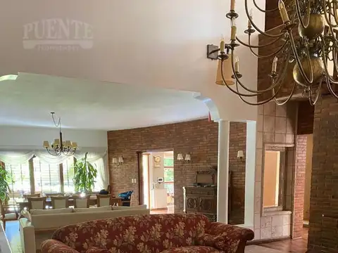 Casa 7 ambientes con 4 baños