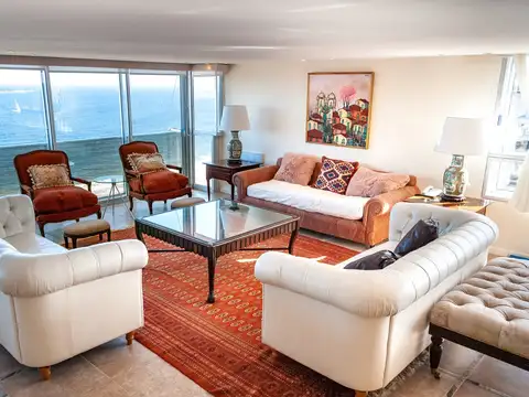 Departamento en Venta en Playa Mansa, USD 1.000.000