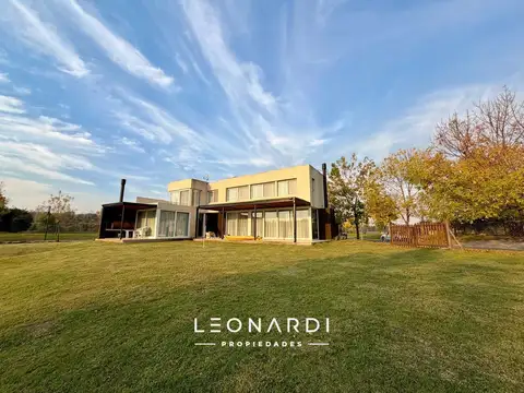 Casa en venta en El Cazal, 7 ambientes, dos lotes - ID 6062