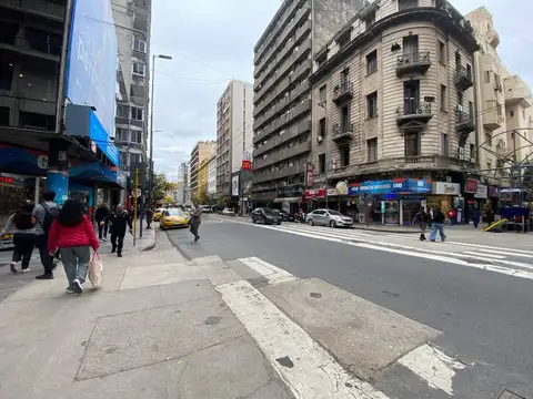Cochera en venta con escritura | Edificio Shell – Centro