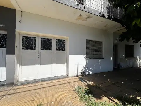 VENTA PH 3 AMBIENTES CON PATIO LOMAS DEL MIRADOR
