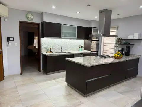 CASA EN VENTA - MERLO CENTRO