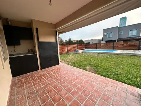 Casa en Venta en Laguna Azul, USD 139.999