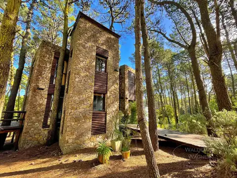 Casa en Venta con 6 cocheras