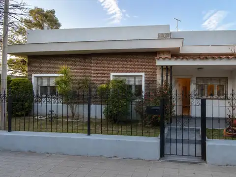 Venta casa en B° Juniors