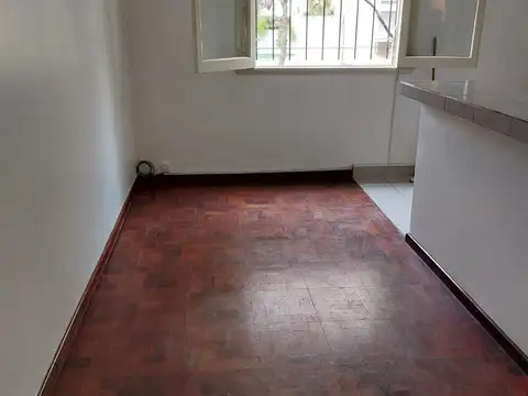 Bogotá 2700, Piso 1