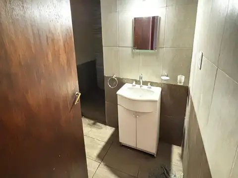 Depto Tipo Casa en Alquiler en Castelar, $ 420.000