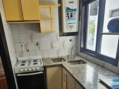 DEPTO. 3 AMBIENTES CONTRA FRENTE CON BALCON - AVELLANEDA Y CARRASCO