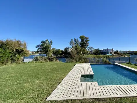CASA A LA LAGUNA EN SAN MATIAS - A ESTRENAR - 6 AMBIENTES