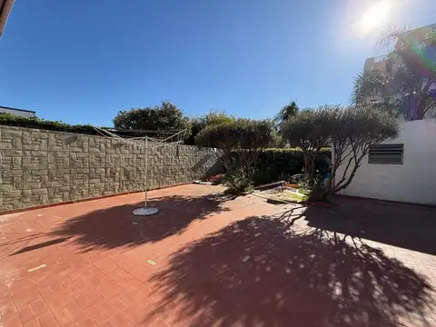 VENTA CASA TRES DORM A 300 MTS PLAZA SAN MARTIN