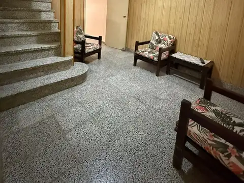 Casa 12 ambientes con 1 baño