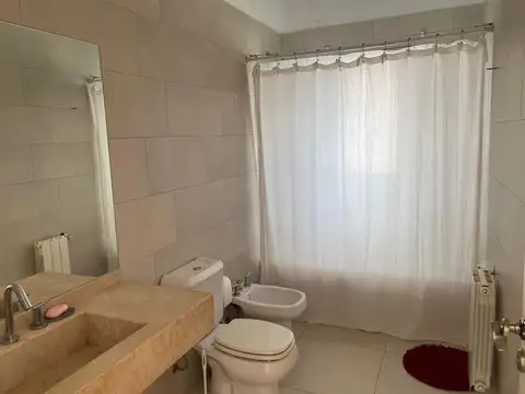 Casa 6 ambientes con 3 baños