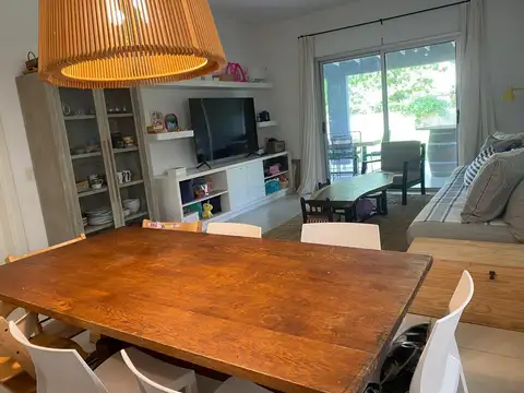 Casa en Alquiler de 4 dormitorios