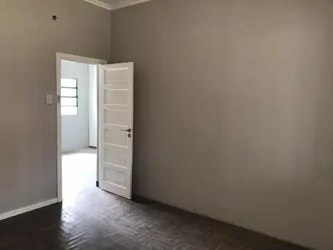 Casa 2 ambientes con 1 baño