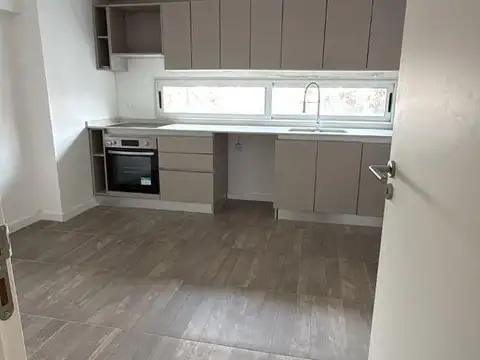 Alquiler OFICINA 90m2 en excelente zona