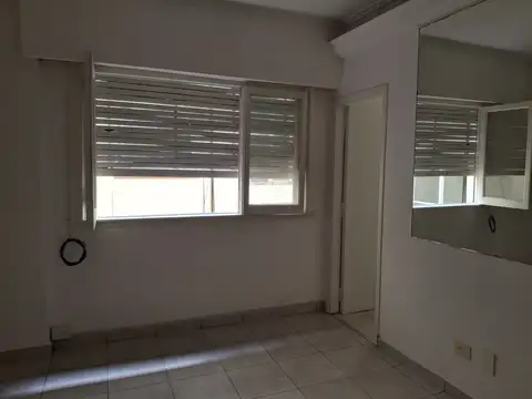 Departamento en Alquiler en Floresta, $ 680.000