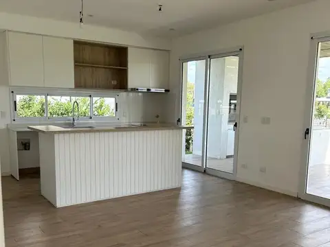 Casa en Venta en Pilar del Este - Santa Lucia, USD 249.000