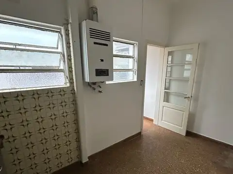 Depto Tipo Casa en Alquiler en Liniers, $ 1.050.000