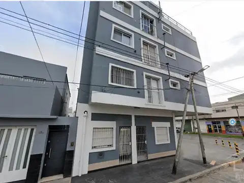 Departamento 2 ambientes con balcón en alquiler - Quilmes