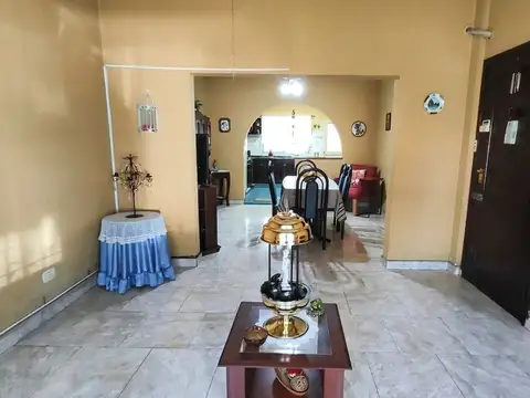 Depto Tipo Casa en Venta en Temperley, USD 68.000