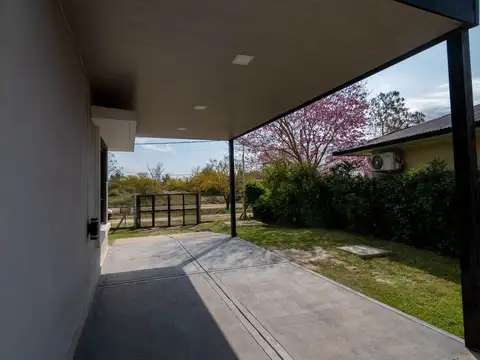 Casa 4 ambientes con 2 baños