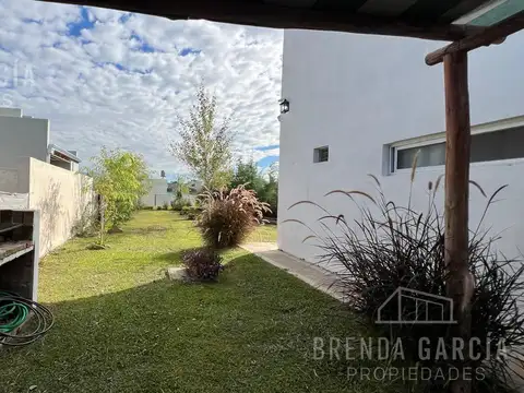 Casa 2 ambientes con 1 baño