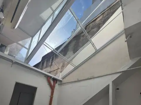 ESPECTACULAR PH DE 3 AMBIENTES CON TECHO VIDRIADO Y TERRAZA