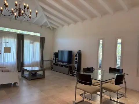 CASA EN VENTA EN MONET