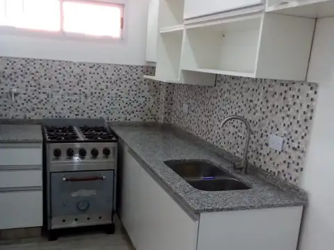 Depto Tipo Casa 4 ambientes con 2 baños