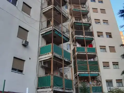 Depto. 3  amb. con cochera - VENTA