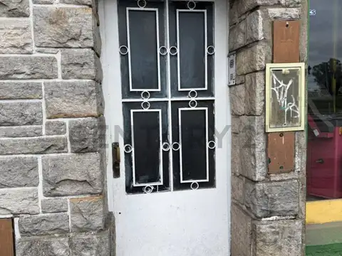 Venta Casa con Deposito. Calle 31 57 y 58.