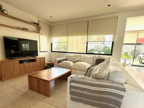 Excelente Casa en Pilar Km 51 – Barrio Springpark