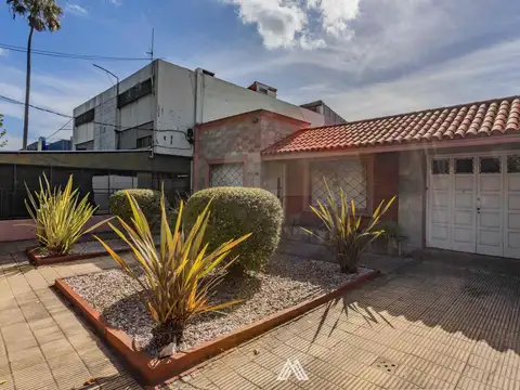 Venta casa 3 dormitorios,2 baños Cerrito