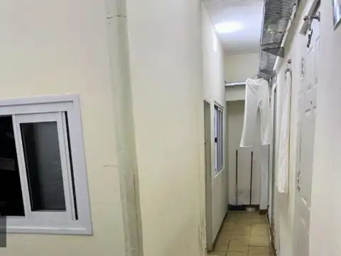 LOCAL COMERCIAL EN ALQUILER – FLORES | 130 M² | EXCELENTE UBICACIÓN