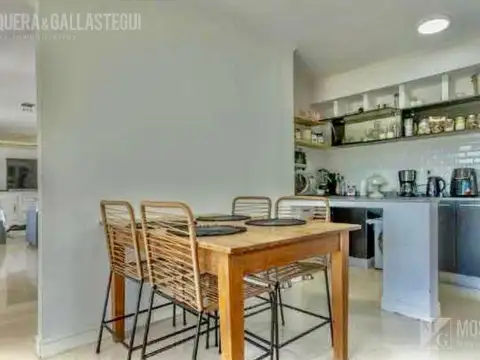 Casa en Alquiler Temporal con 4 cocheras