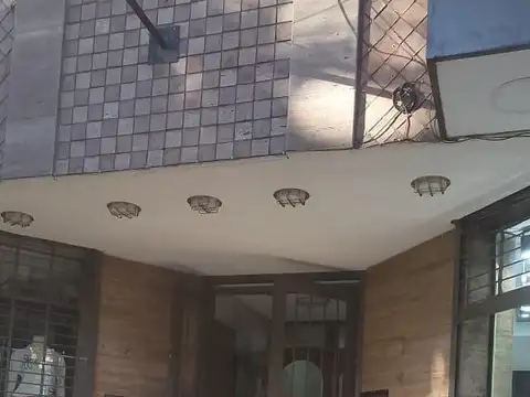 OPENHOUSE vende local comercial en Ciudad.