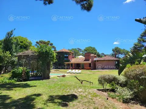 Alquiler espectacular casa en Montoya