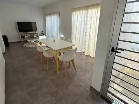 Depto Tipo Casa en Alquiler de Monoambiente