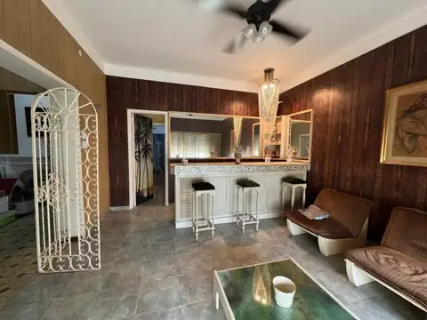 Casa 2 ambientes con 1 baño