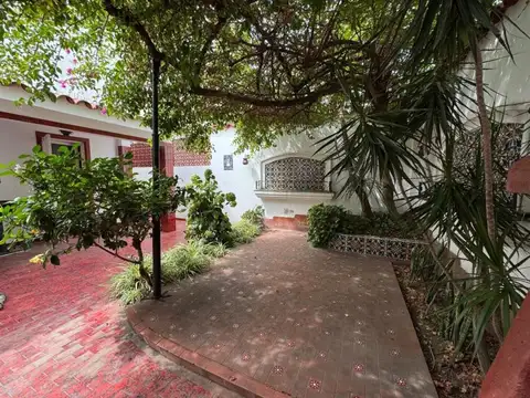 VENTA CASA CON PATIO Y PARRILLA EN VILLA DOMINICO