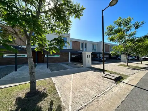 Moderna Casa a Estrenar en Hanami Park, Nordelta