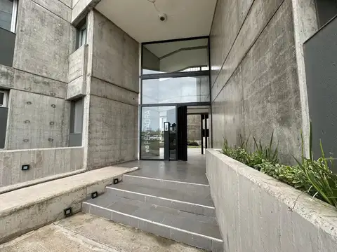 Av. Bernardo Houssay y Almafuerte