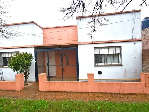 VENTA CASA 4 AMBIENTES OLIVERA